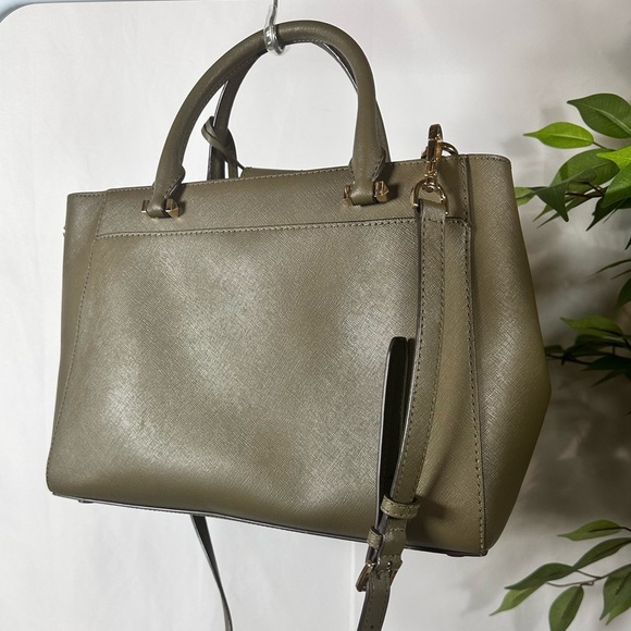 Michael Kors Sage Green Shoulder Bag with Gold Charm - Picture 4 of 15